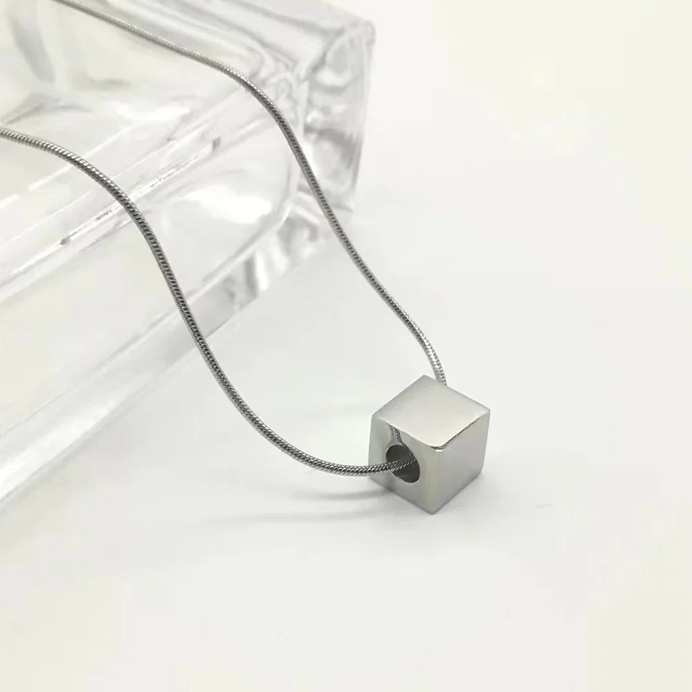 Urban Cube Chain Main image