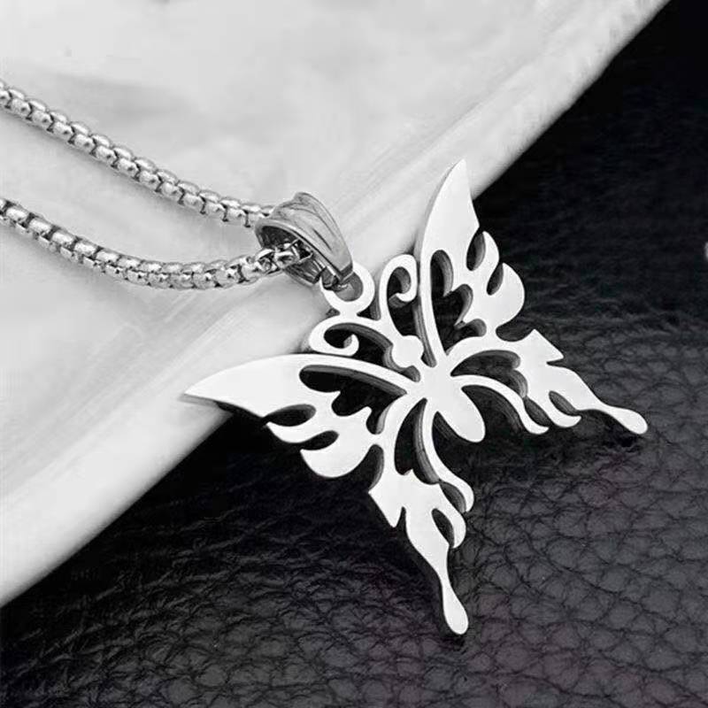 Winged Wonder Silver Chain Main image