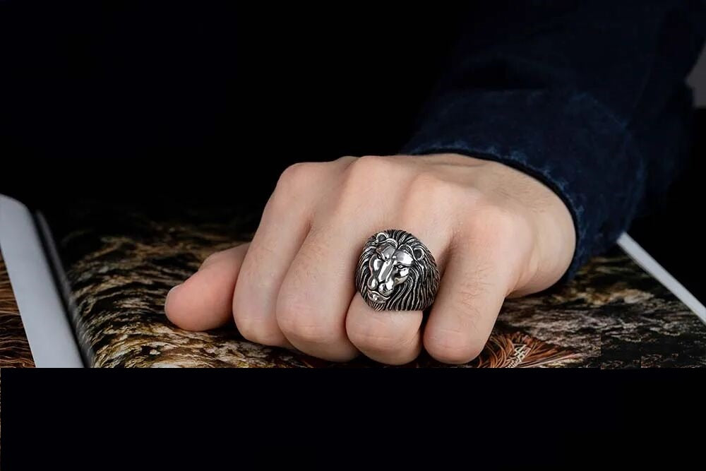 Lion Head Figure Silver Men Ring Secondary image