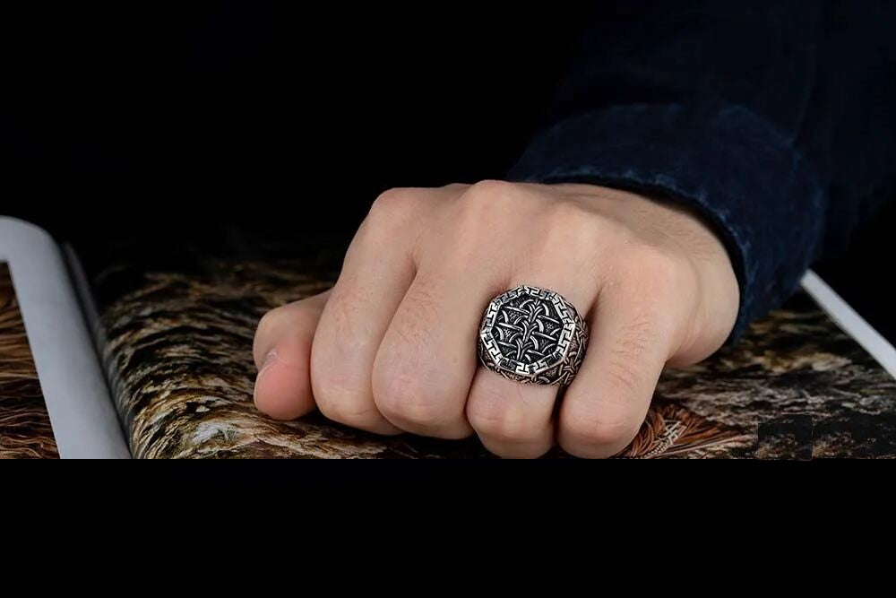 Oxidized Octagon Knitting Silver Ring Secondary image