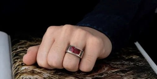 Elegant Cut Red Mina Silver Ring Main image