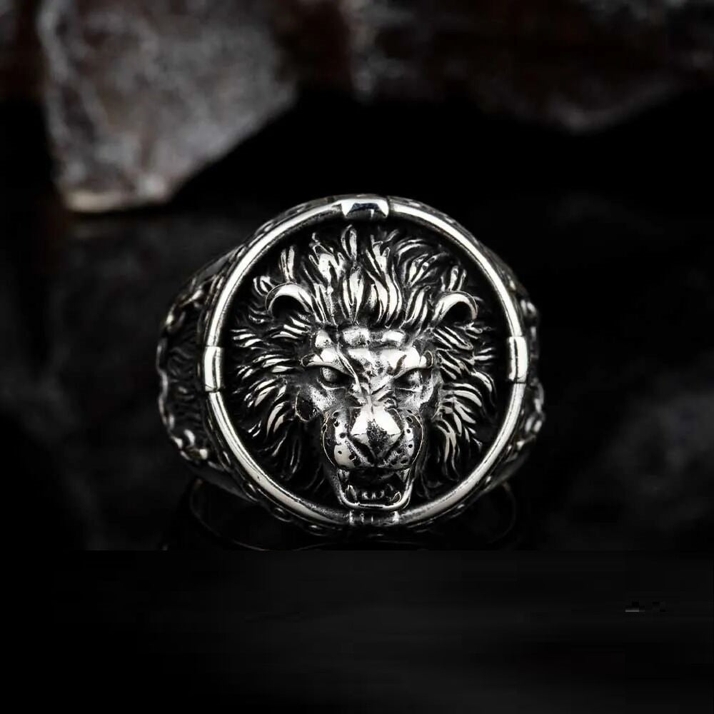 Oxidized Silver Ring With Roaring Lion Main image