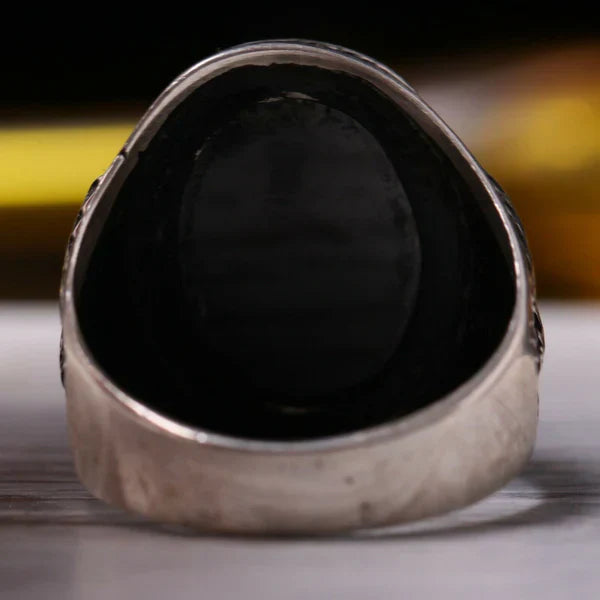 Silver Hooded Claw Onyx Stone Mens Ring Secondary image