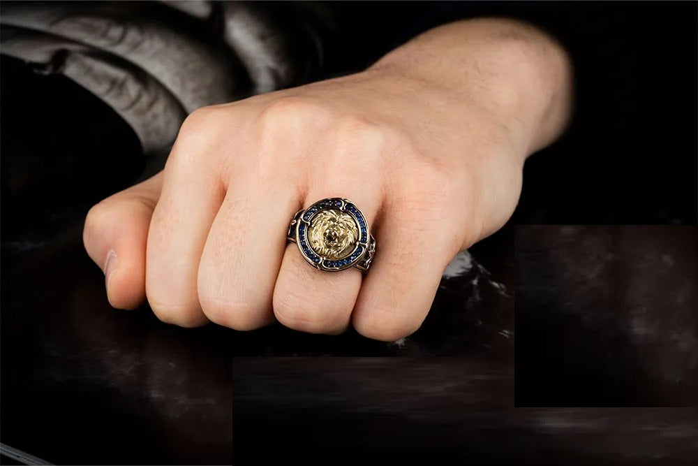Roaring Lion Head Blue Zircon Detailed Silver Ring Secondary image