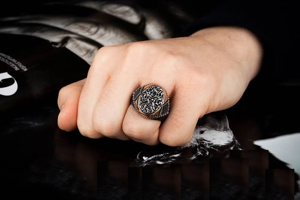Exclusive Design Stoneless Silver Ring With Zircon Sides Secondary image