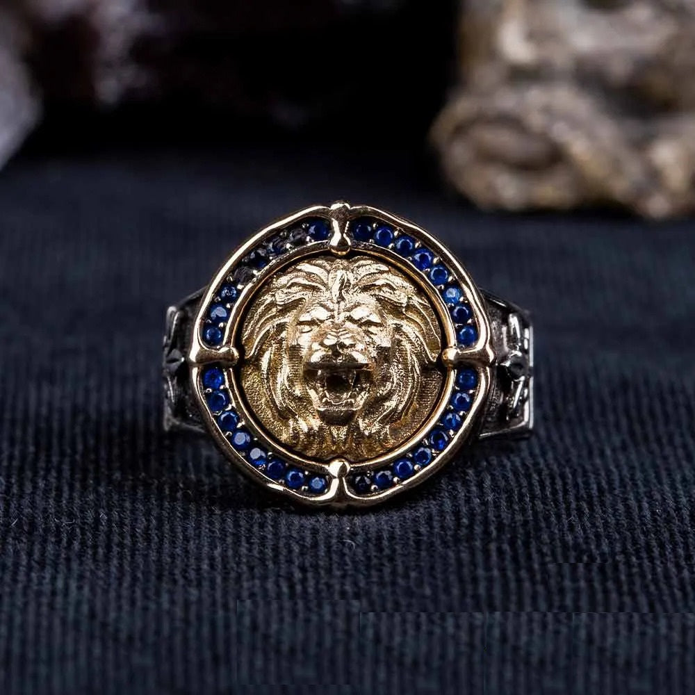 Roaring Lion Head Blue Zircon Detailed Silver Ring Main image