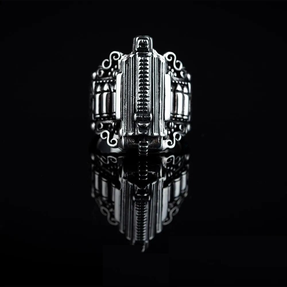 Gun Figure Exclusive Silver Ring Main image
