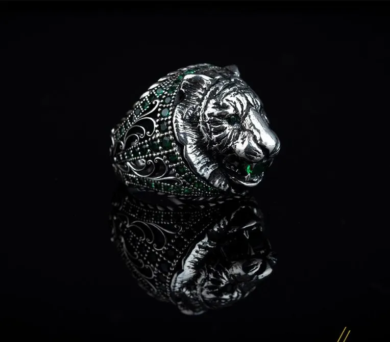 Lion Head Green Zircon Pieces Exclusive Silver Ring Secondary image