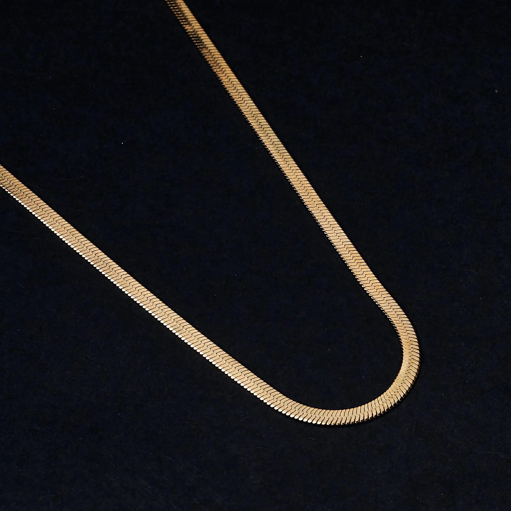 Aura Golden Chain Secondary image