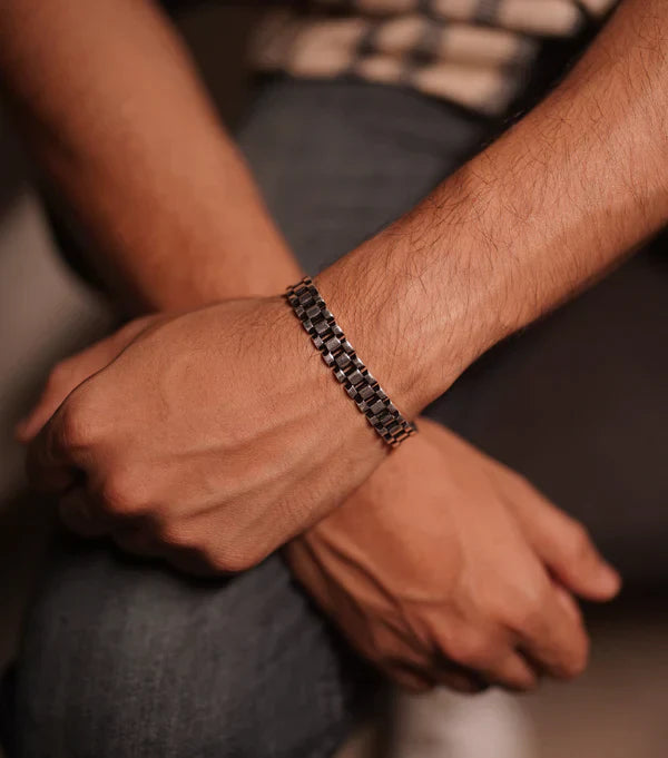 Titan Cuff Main image