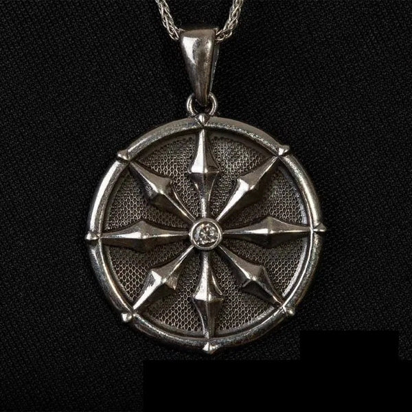 Single Zircon Detailed Round Silver Necklace