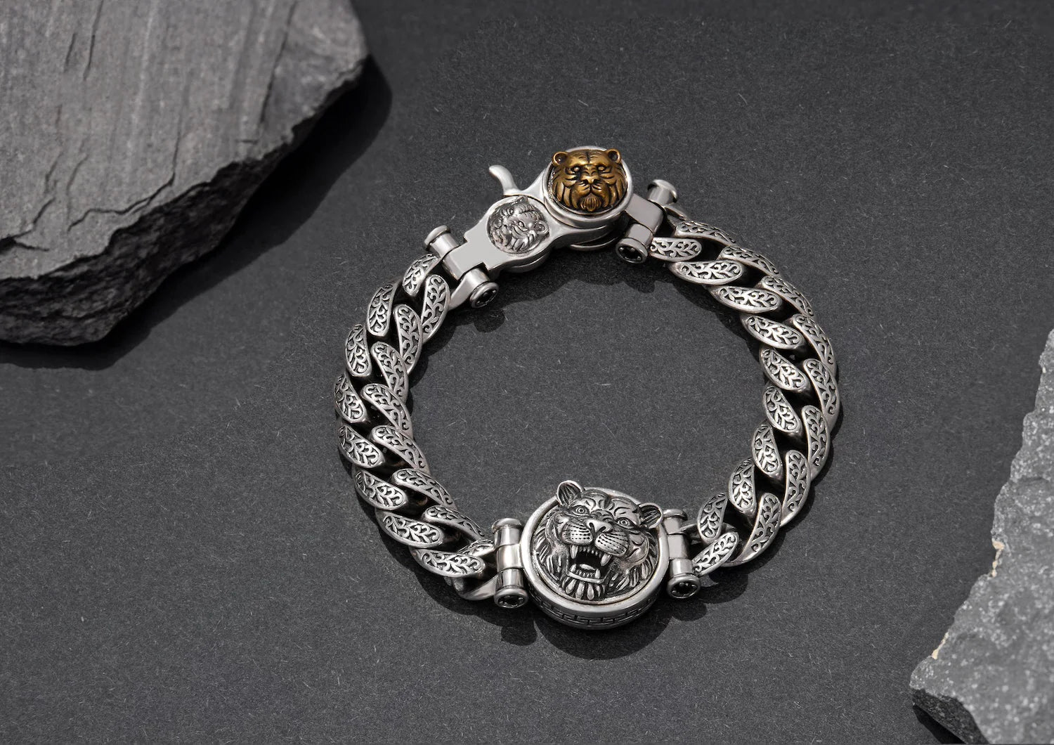 Fearless Tiger Rotating Men Bracelet Main image