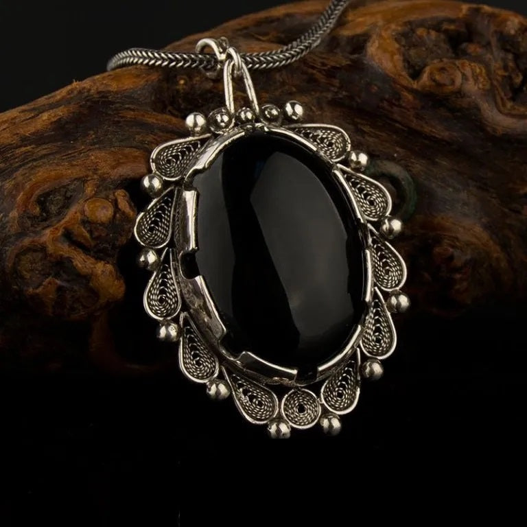 Filigree Handmade Black Aqeeq Silver Pendant Main image
