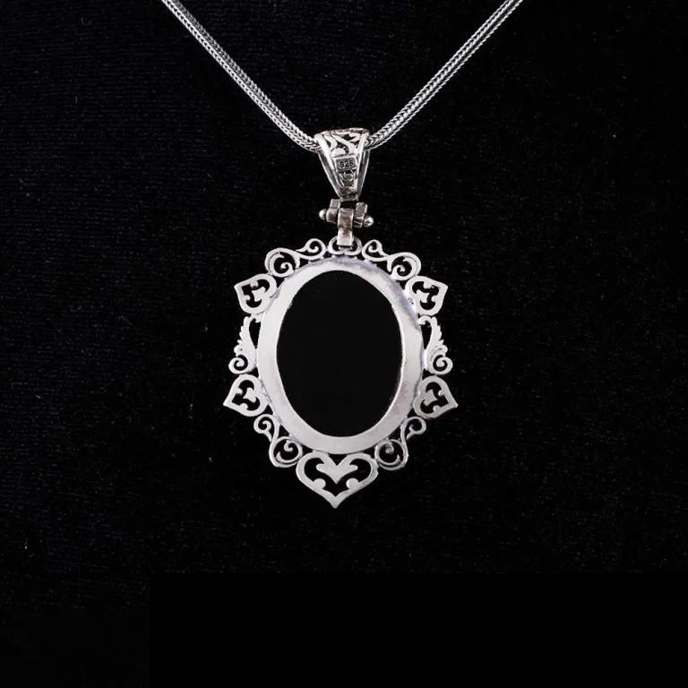 Handmade Black Aqeeq Silver Pendant Secondary image