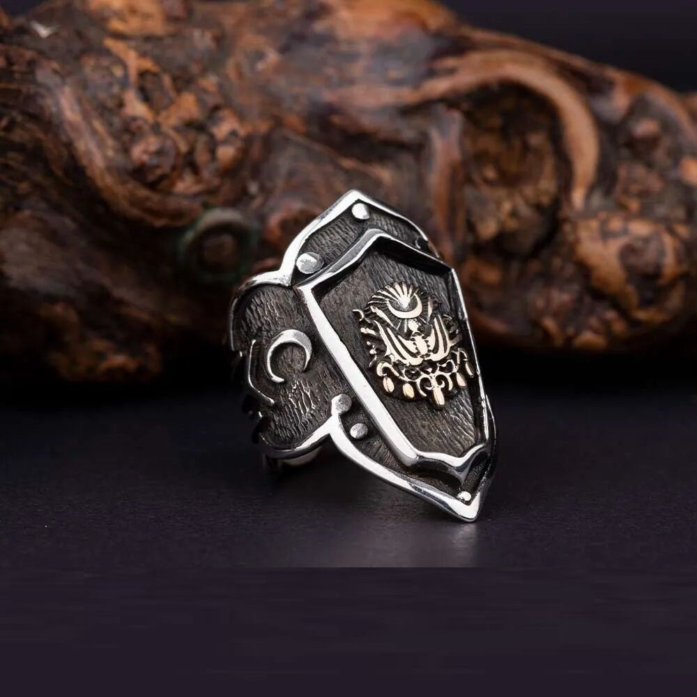 Heritage Collection Adjustable Thumb Ring With Coat of Arms Secondary image