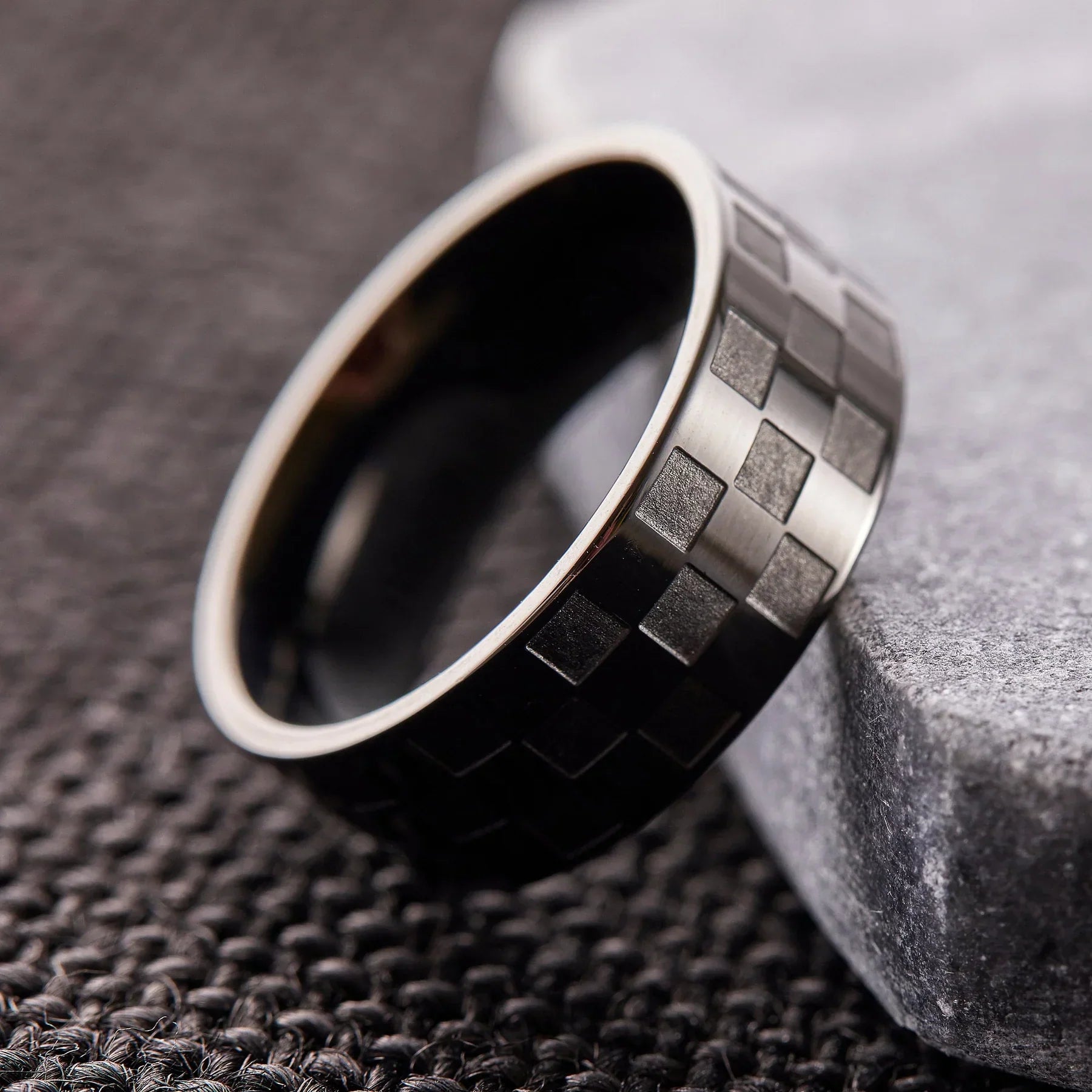 The King's Ring Secondary image
