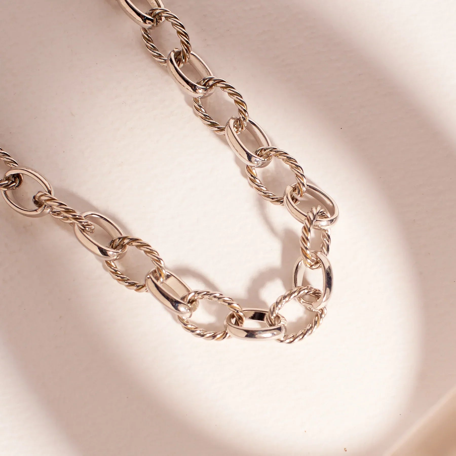 Old-School Silver Chain Secondary image
