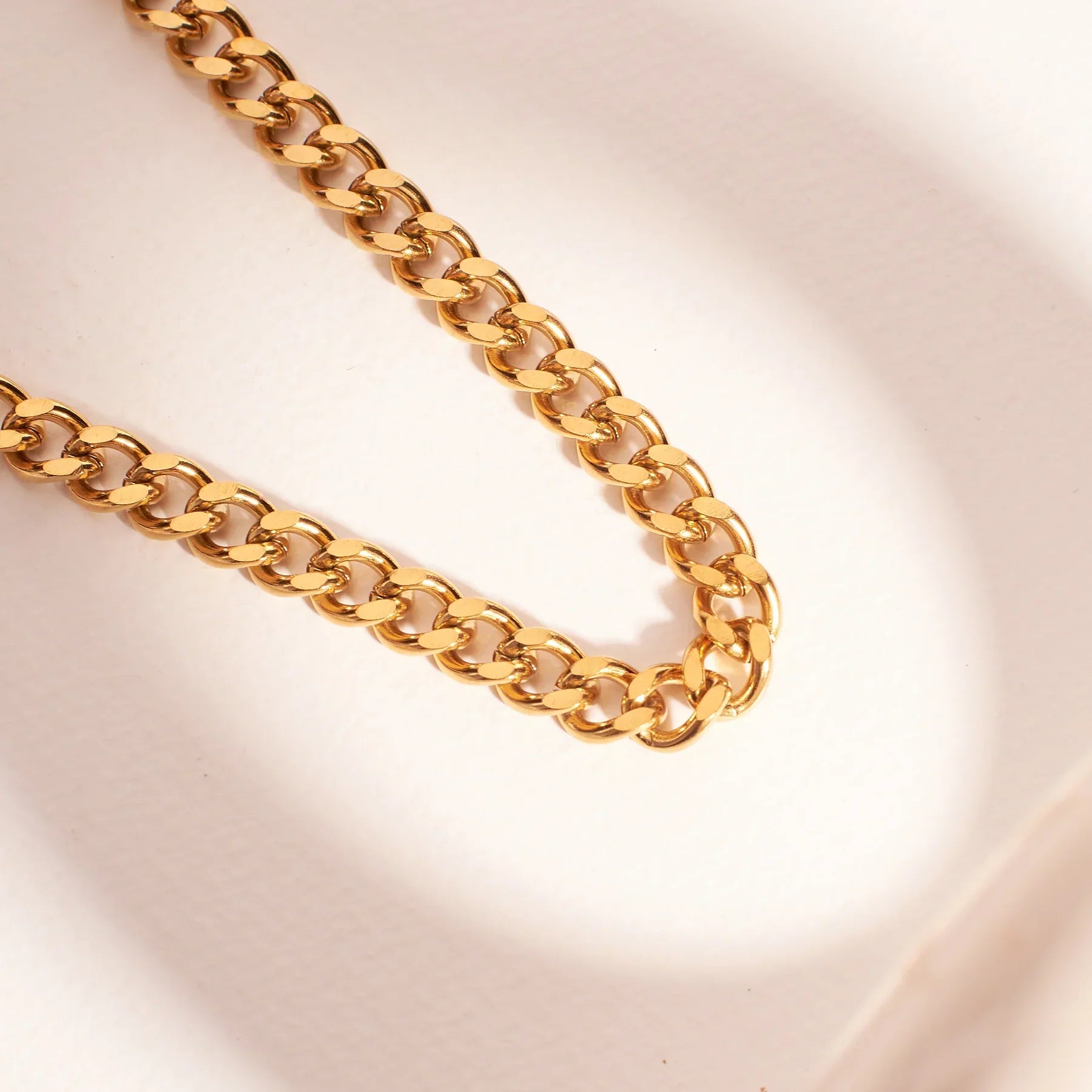 No-Frills Chain