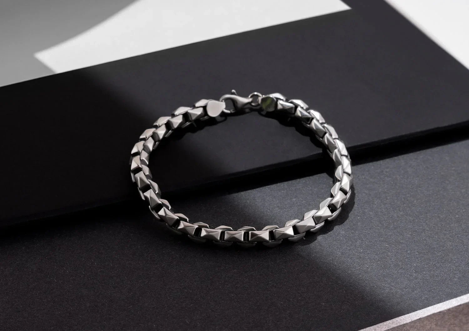 Multi-Faceted Box Link Men Bracelet Main image