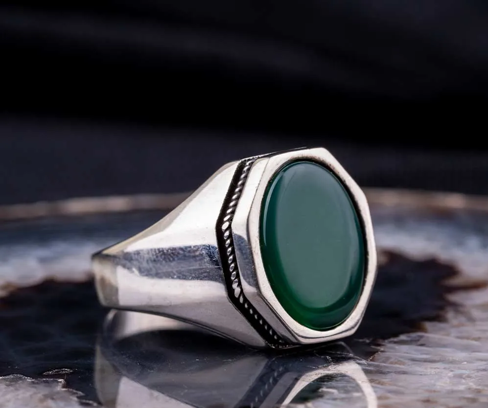 Octagon Green Aqeeq Silver Ring Secondary image