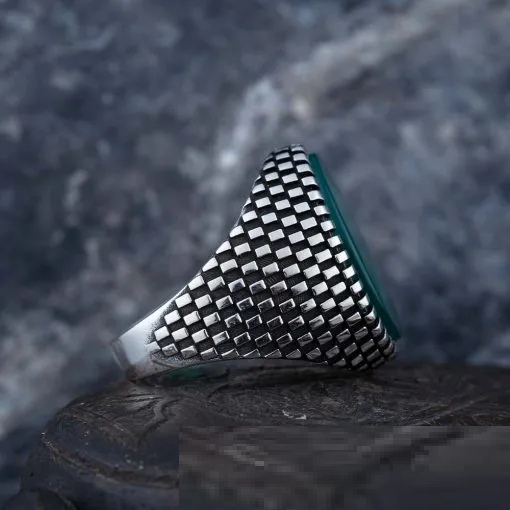 Oval Green Aqeeq Grid Pattern Silver Ring Secondary image