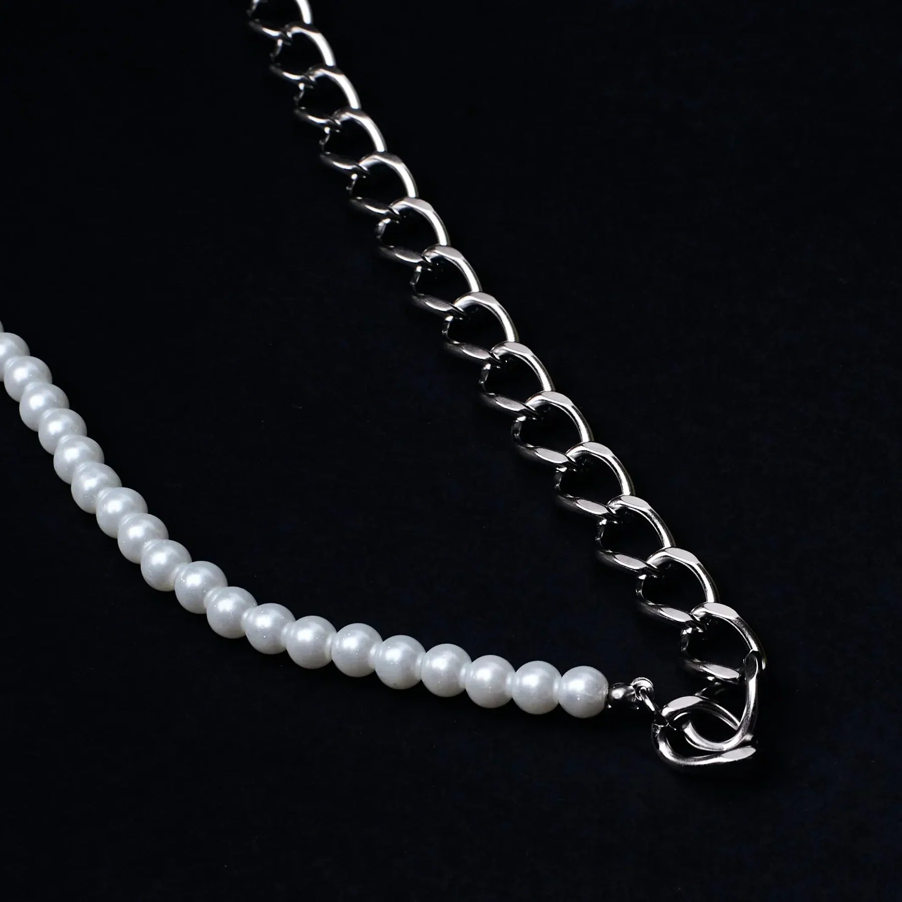 Pearl Rugged Chain Secondary image