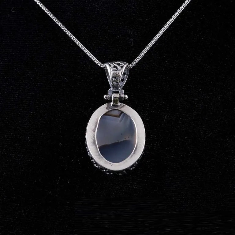 Rare Yemeni Aqeeq Oval Silver Pendant Secondary image