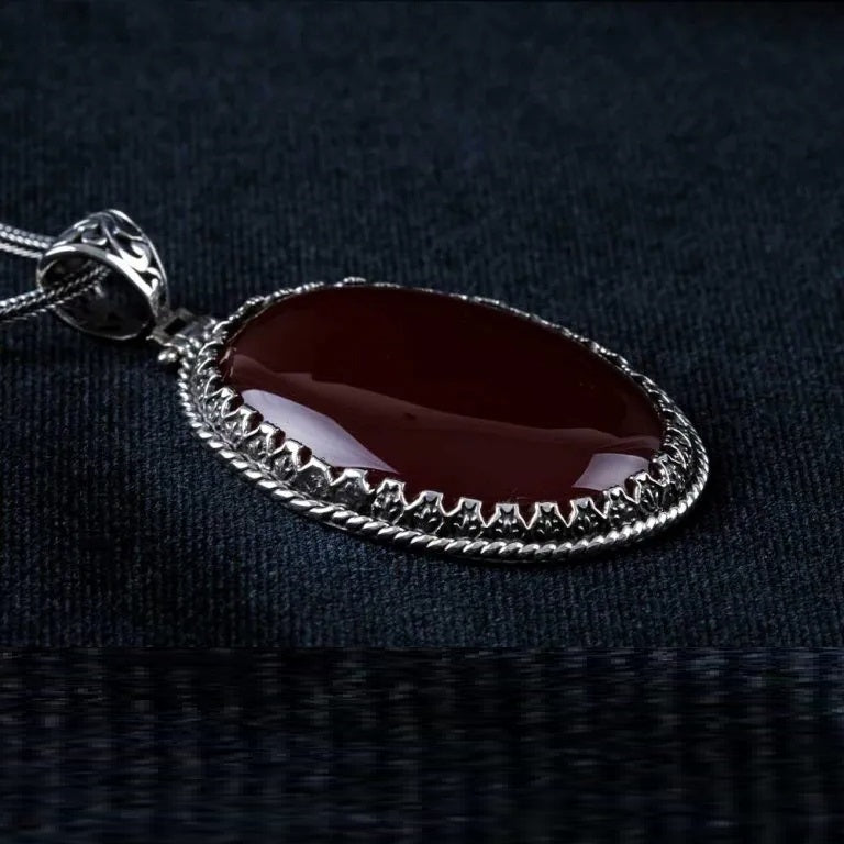 Red Yemeni Aqeeq Oval Silver Pendant Main image