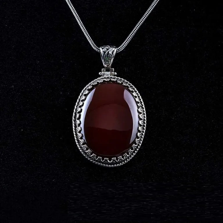 Red Yemeni Aqeeq Oval Silver Pendant Secondary image