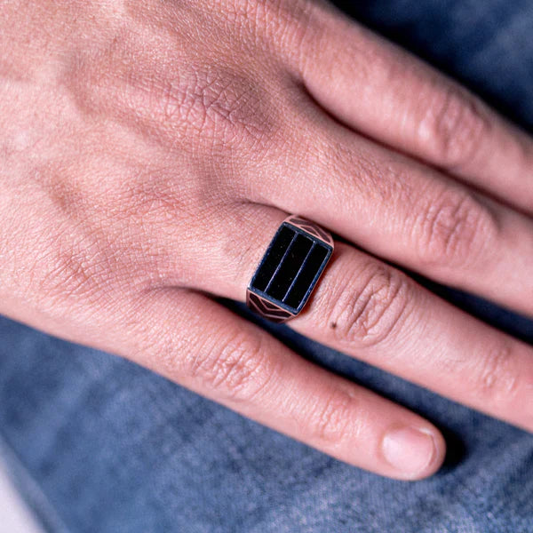 Monochrome Stride Ring Main image