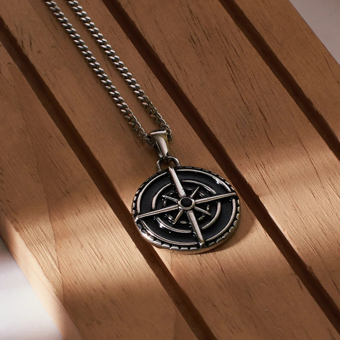 Mountain Hikers Compass Chain Secondary image