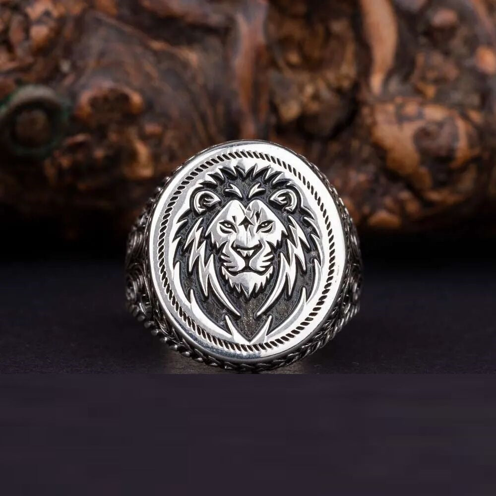 Stoneless Design Silver Men Ring With Lion Figure Main image