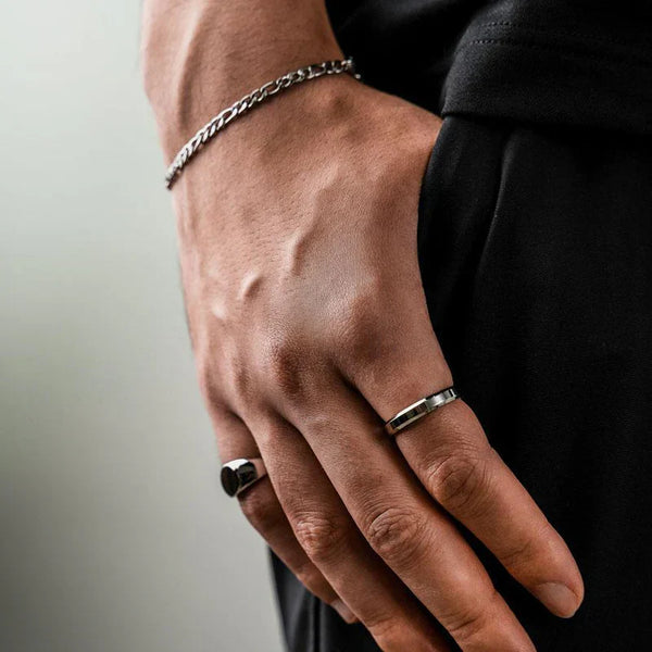 ROUND SIGNET RING