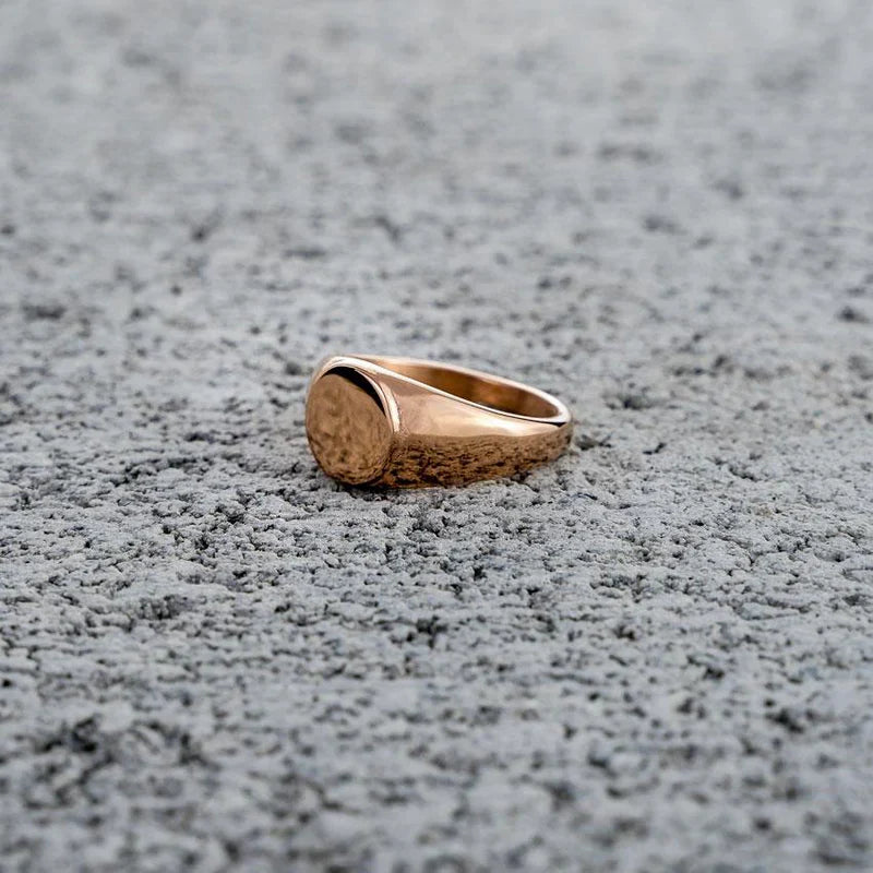 ROUND SIGNET RING Main image