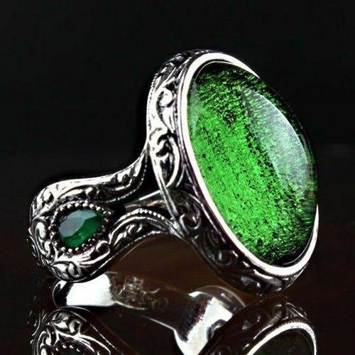 Drop Design Silver Emerald Stone Mens Ring Main image