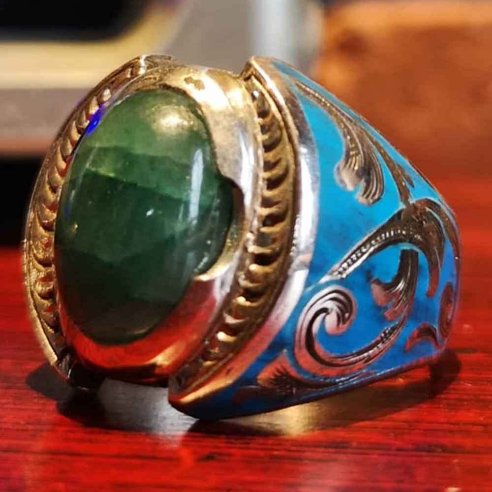 Engraving Relief Art Silver Emerald Stone Mens Ring Main image
