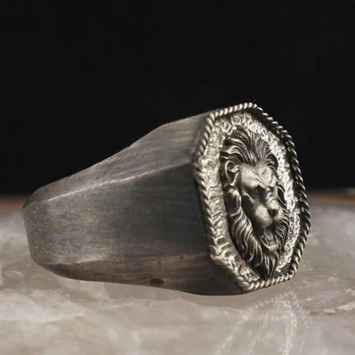 Luxury Lion Head Elegant Silver No Stone Mens Ring Secondary image