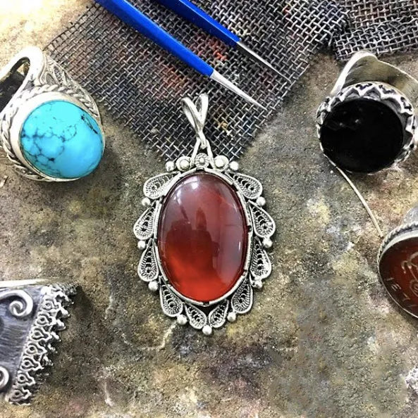 Filigree Handmade Aqeeq Silver Pendant Main image