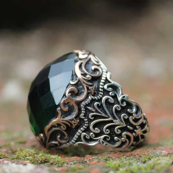 Shiny Faceted Emerald Silver Green Mens Ring